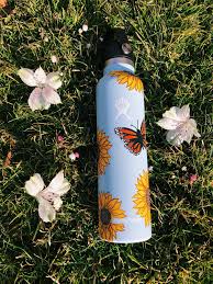 Kaystreusart On Insta In 2020 Hydro Painting Water Bottle Art Flask Art