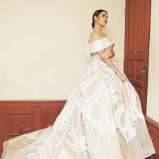 942 likes · 3 talking about this. Bak Negeri Dongeng Inilah 10 Foto Mewahnya Pernikahan Rachel Vennya