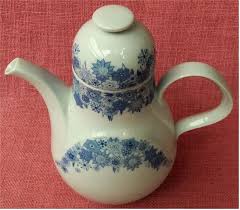Maybe you would like to learn more about one of these? Heinrich Porzellan Teekanne Kaffeekane Ca 1 3 Liter Volumen Mit Blauem Blutenmuster Nr 2 Oldthing Kannen