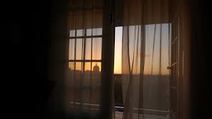 Ich lag auf dem bauch im bett und habe ferngesehen, als ich gegen 1.00 uhr ein hecheln und knurren wahrn Geister Oder Damonen In Meiner Wohnung Fragen Evangelisch De