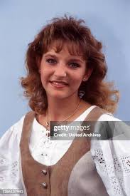 820 Contestant Sandra Photos & High Res Pictures