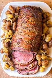 Butter, white peppercorns, beef bouillon powder, heavy cream and 5 more. The Best Slow Cooker Honey Garlic Beef Tenderloin Recipe Aspicyperspective Com Slow Cooker Recipes Beef Tenderloin Recipes Crockpot Beef Tenderloin Recipes