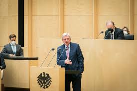 Bundesrat alain berset spricht an einer medienkonferenz über das coronavirus, am mittwoch, 26. Bundesrat Bundesratkompakt 1003 Sitzung