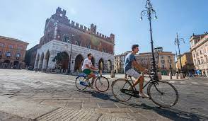 Discover piacenza with our gree guide, the beautiful historical city, its parks , such as the trebbia valley with its amazing natural beauty and ancient castles. Piacenza Emilia Romagna Italien De