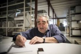 Lizbon teknik üniversitesi 'den mimarlık derecesi ve mit (abd)' den mezuniyet sonrası sahibidir. Moradias Projectadas Por Tomas Taveira Para Aveiro Geram Onda De Criticas Arquitectura Publico
