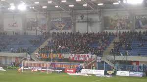 Piast gliwice w nieco ponad miesiąc zarobił milion euro. Piast Gliwice Jagiellonia Bialystok 08 11 2019 Kibice Piasta Gliwice Youtube