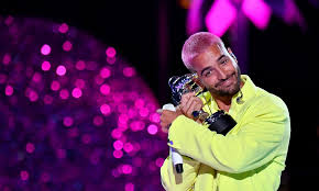 Maluma hawái official video, jennifer lopez maluma pa ti lonely official video, maluma greatest hits full cover 2020 best songs of maluma playlist, maluma the weeknd hawái remix official video. Maluma Wins First Ever Vma Plus Papi Juancho Shines On Stage