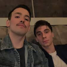 Dani con bigote como #throwback 👨🏻