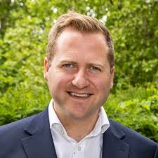 James Henshaw (@JamesHenshaw89)