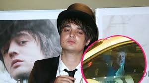 Pete doherty is one of the popular english musicians. Drogen Skandal Hier Tobt Pete Doherty Durchs Polizeiauto Promiflash De