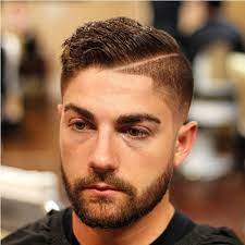 Courte, longue, progressive, d'inspiration afro ou d'esprit rétro, la coupe de cheveux homme dégradé avec trait nous promet plein de surprises. Coupe De Cheveux Homme Degrade Avec Trait Comment L Adopter Maison 2018 Cheveux Homme Coupe De Cheveux Coupe Cheveux Homme