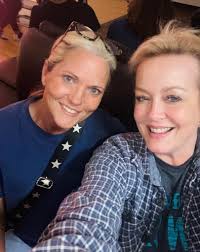 I can't let the day go by without wishing this chick a Happy  Birthday!!!🎉🎈🎂 She is older than me but whose is counting!!!🤣😱😂