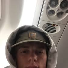 Cole (@colekitchen_)