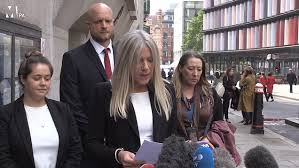Le fondateur du groupe boyzone est père d'un fils de 6 ans, dont la mère, sabrina kouider, est la principale suspecte dans l'as. Who Is Original Boyzone Member Mark Walton Metro News