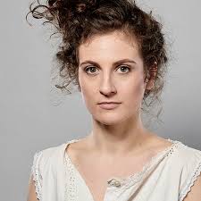 Heute liest Julia Meier für euch ›Der Sandmann‹ von E.T.A. Hoffmann in der  neusten Folge unseres Podcasts! Abonniert ›Das literarische Solo‹ direkt  bei Apple Podcasts, Spotify oder Deezer. Die Links dahin findet