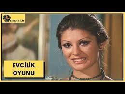Evcilik Oyunu Tarik Akan Gulsen Bubikoglu Turk Filmi Full Hd Youtube 2020 Oyun Youtube Film