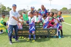 Masculino + femenino equipo oro plata bronce total izabal 12 8 3 23 zacapa 10 5 6 21 asoc. Liga Antioquena De Futbol