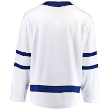 Amplify your spirit with the best selection of lightning jerseys, tampa bay lightning clothing, and lightning merchandise with fanatics. Tampa Bay Lightning Bekleidung Lightning Trikots Tampa Bay Lightning Gear Fanatiker International