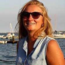 Laura Schwind's Instagram, Twitter & Facebook