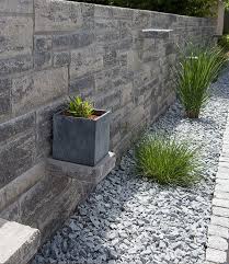 Freistehende Mauer Dekorativer Sichtschutz Mit Charme Charme Dekorativer Freistehende Mauer Mauernim Mit Sichtsc Outdoor Gardens Outdoor Decor Garten