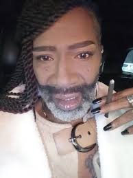 I'm out here in these streets . The Niecy Pooh came through pop through  giving flowers to Big unk