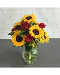 We provide the freshest blooms & greens, and easy to follow tips & tricks for you to create stunning flower arrangements! Amling S Flowerland Florist Of Chicago Elmhurst Il