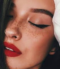 60 Make Up Trends Im Winter 2018 Im Makeup Trends Winter Sommersprossen Schonheit Gesicht Schminken