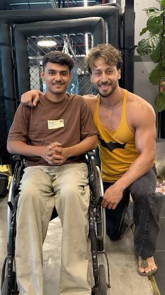 रीवा के दिव्यांग बालक उत्कर्ष मिश्रा का सपना आखिरकार सच हो गया। उत्कर्ष ने  हाल ही में एक वीडियो जारी कर बॉलीवुड अभिनेता टाइगर श्रॉफ के साथ ...