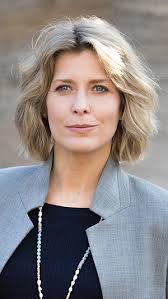 We don't have much information about she 's past relationship and any previous engaged. Agata Buzek Height How Tall Is Agata Buzek