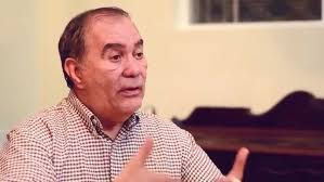 Ex-Twister, Sander Mecca relembra assédio de empresário da banda: “Me pediu  perdão”