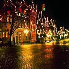 These Four U S Hotels Are Known For Their Amazing Holiday Displays Christmas Town Holiday Tours Christmas Travel