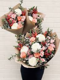 Besides beautiful bouquets of flowers the team at happy bunch specially curates different bunches of flowers daily, so you'll never have a dull day. Wednesday 2nd October Boquette Flowers Sustainable Flowers Carnation Flower