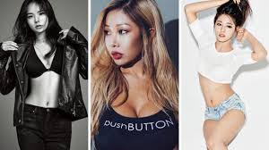 Di kursi beranda sudut mata wanita muda itu menangkap sosok seorang lelaki, asik dengan tablet ditangannya. 10 Artis Cantik Dan Seksi Korea Selatan Yang Bisa Membuat Kaum Pria Meleleh Blog Unik