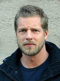 Wer schafft in einer minute mehr klimmzüge an einem gabelstapler? Pin On Henning Baum