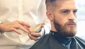 L'acteur zachary quinto et sa coupe tendance rétro gominée. Quelle Est La Meilleure Cire Coiffante Pour Cheveux Pour Homme