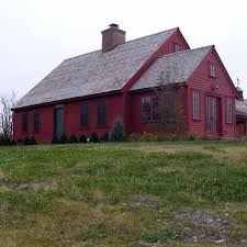The historical tie between the two styles is apparent on the pitched roofs on many of these houses. 55 Center Chimney Capes Ideas Colonial House New England Homes House Exterior