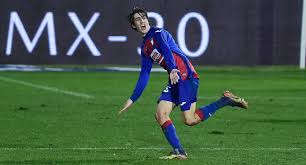 Born in l'hospitalet de llobregat, barcelona, catalonia, he and his family moved to barbate, andalusia when he was a child. Bryan Gil Answers To Barca S Interest With A Great Wink