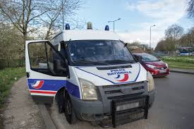 1000€/mois, 4 dans le quartier centre, 1 dans le quartier nord, 1 studio, 3 t2, 7 t3, 1 t4, 4 av. Saint Quentin En Yvelines Un Trafic De Linge Pour L Hotellerie Et La Restauration De Luxe Demantele La Gazette De Saint Quentin En Yvelines