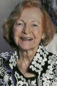 Elsa Robertson's Instagram, Twitter & Facebook