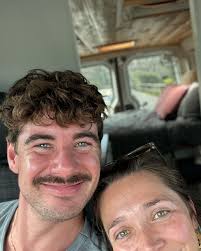 Husbands that Travel