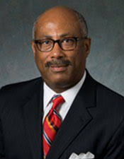 Lecture Spotlight: Martin Luther King Jr. Day Keynote Challenges Audiences  To Find "The Courage To Lead"