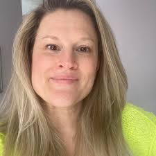 Today! Our very own Artist in Residence, Peggy Macnamara, will be signing  copies of her book “Rosie the Tarantula.” Copies are available for purchase  in the Field Museum Store. https://www.facebook.com/events/136858347027741/