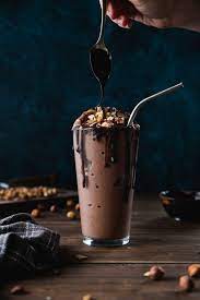 Decadent Chocolate Milkshake You D Never Know Is Healthy Vegan Gluten Free Refined Sugar Free Easily Made Raw Will Cook For Friends Recipe Chocolate Milkshake Decadent Chocolate Food