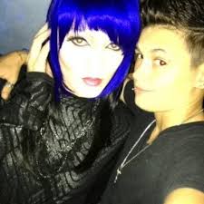 Robyn Graves (@robyn_graves)