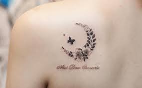 A truly comforting inking that features only the citation is a stunning gift for any woman. 80 Beautiful Back Shoulder Tattoo Designs Tattooblend