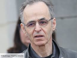 Rentre régulièrement dans sa maison de marseille, ville où vivent ses trois enfants nés de son premier mariage. Jean Jacques Goldman Ce Qu Il A Fait Pour Les Plus Demunis Dans Le Plus Grand Secret Femme Actuelle Le Mag