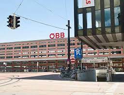 Er reparierte die abgeschleppten fahrzeuge in einer. Bahnhof Garage Innsbruck Info
