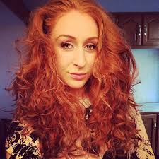 Corinne Holt's Instagram, Twitter & Facebook