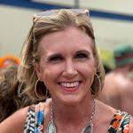 Kelly Reiber's Instagram, Twitter & Facebook