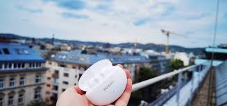 Active noise cancellation, 10 std. Entspannt Und Sicher Die Huawei Freebuds 4i Im Stresstest The Gap
